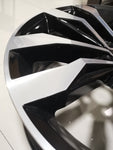 Wheels: Suzuka (17 inches)